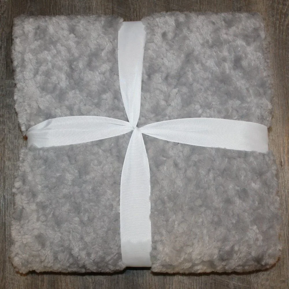 NWT UGG HOME SAWYER PLUSH 50 X 70 GRAY‎ LOGO THROW BLANKET